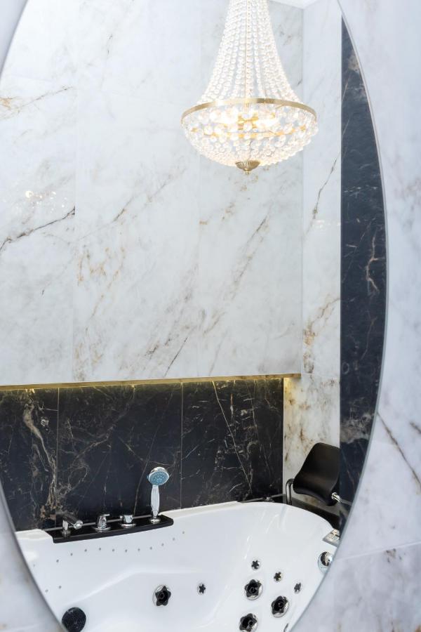 Kazimierz Studio With Jacuzzi By Renters Prestige 크라쿠프 외부 사진
