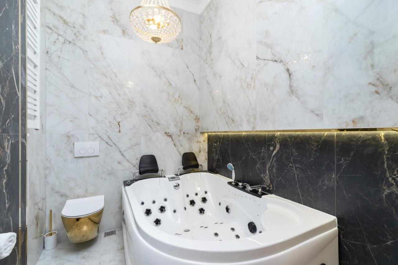 Kazimierz Studio With Jacuzzi By Renters Prestige 크라쿠프 외부 사진